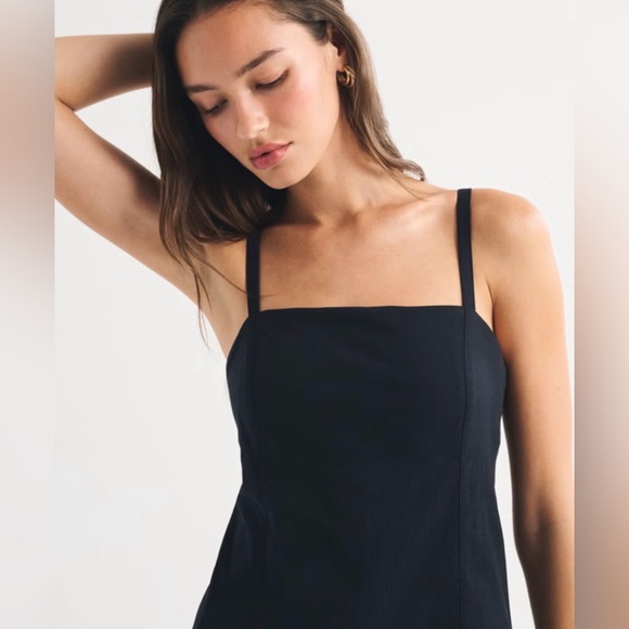 Abercrombie & Fitch Black Bra-Free Everyday Dress with Built in Shorts - Picture 4 of 7